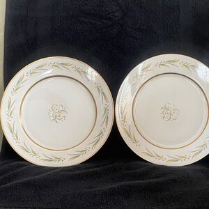 Royal Jackson Fine China Vogue Autumn Dinner Plates Made in USA . 10 1/4 “ D